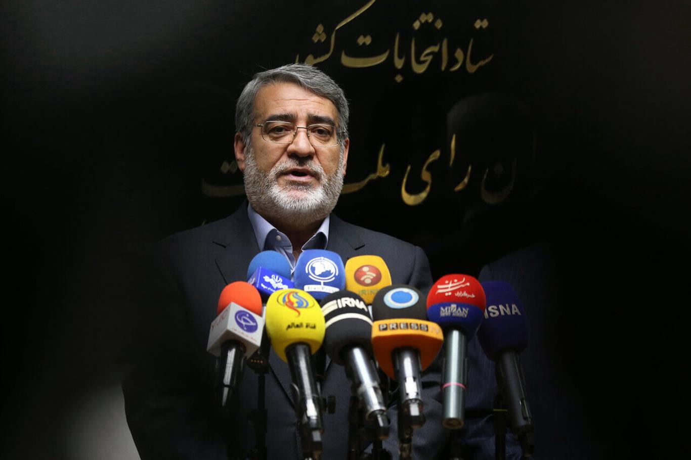 İran İçişleri Bakanı: Meclis seçimlerine katılım 42,57 oldu